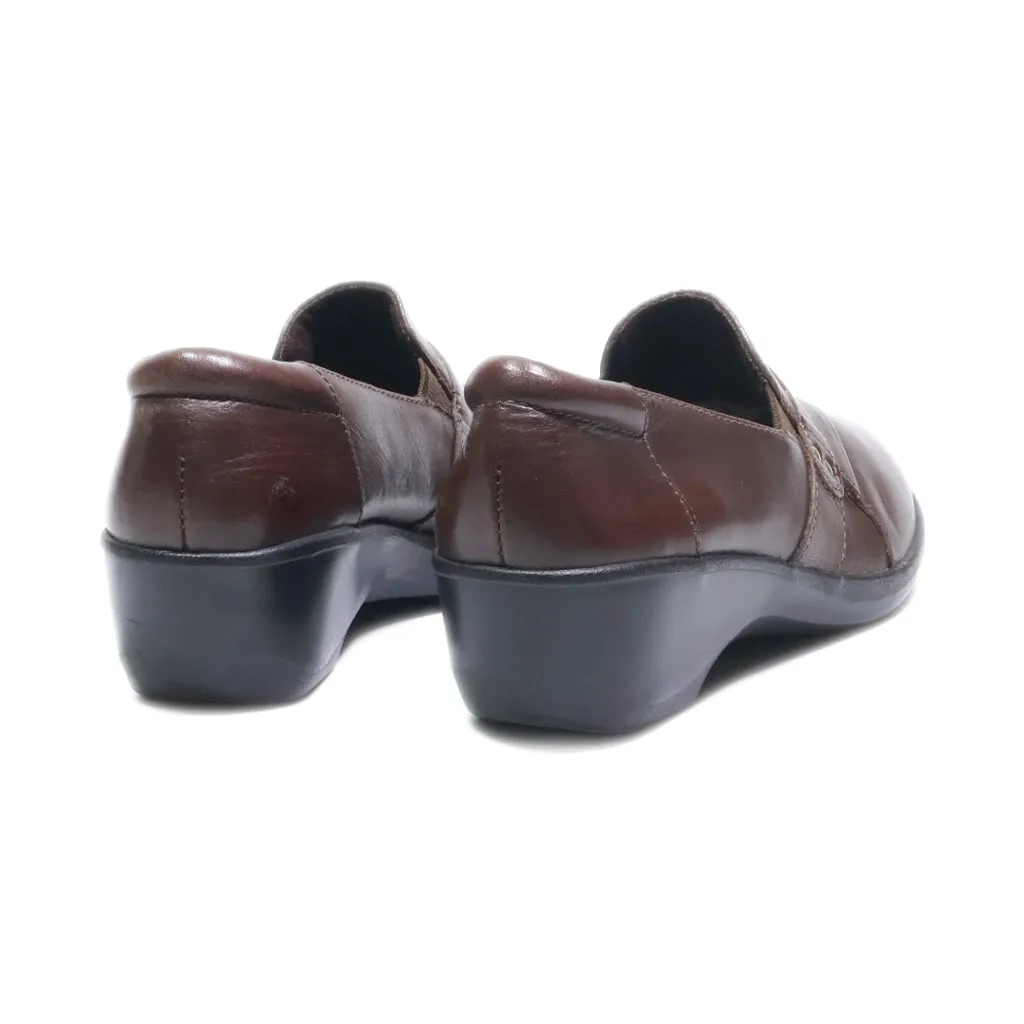 Clarks Loafers Leather Brown Colour For Women