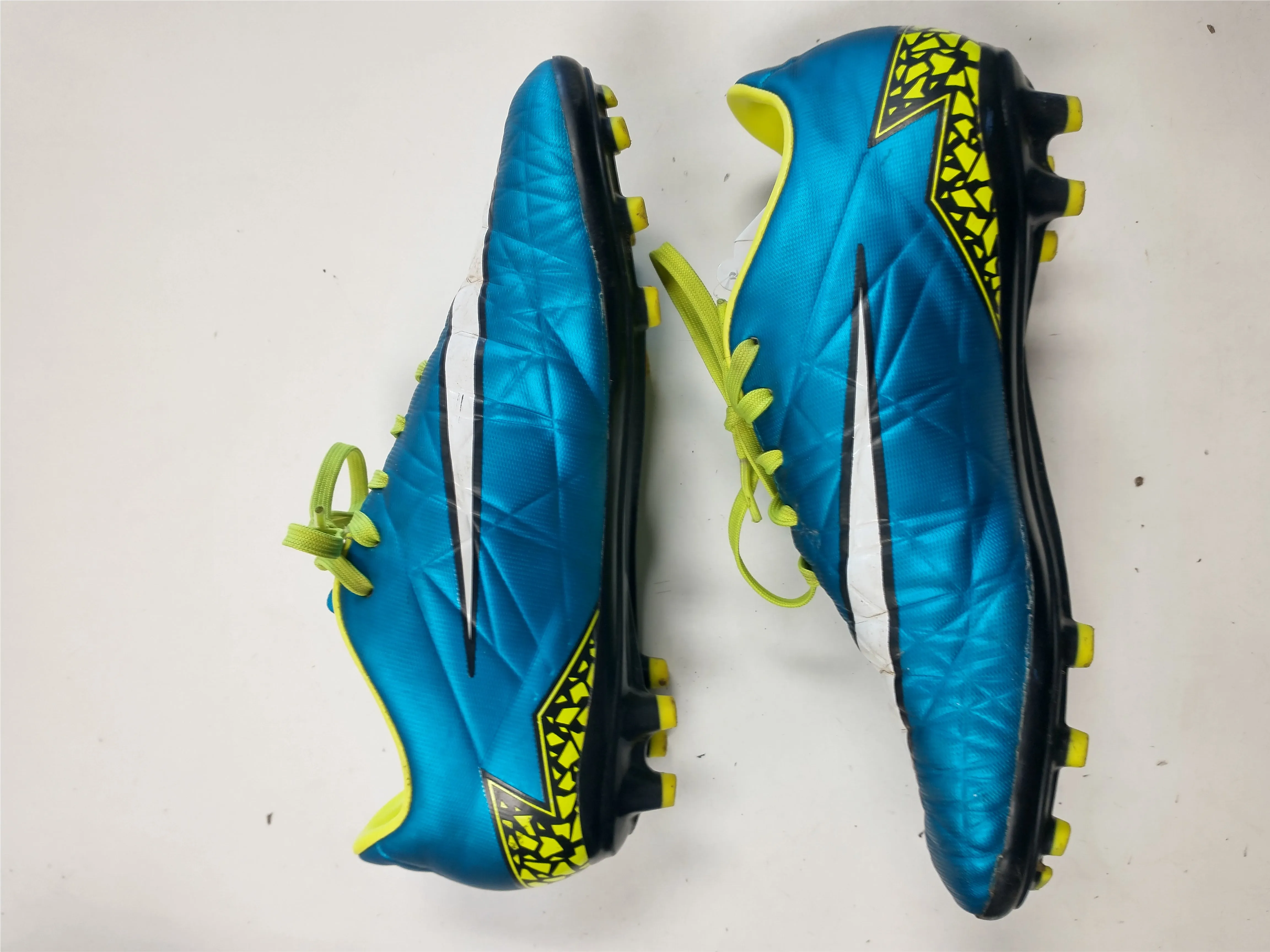 Used Nike Hypervenom Size 7 Soccer Cleats